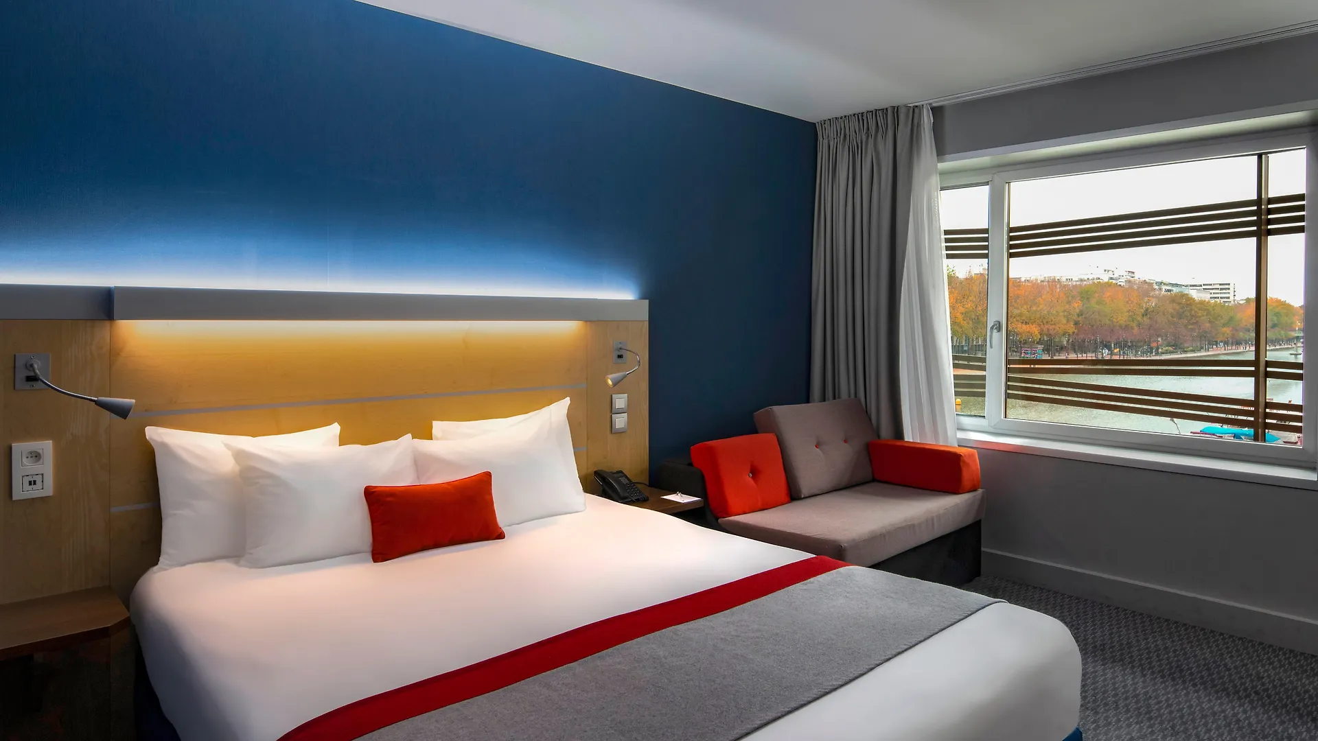 Holiday Inn Express Paris-Canal De La Villette By Ihg