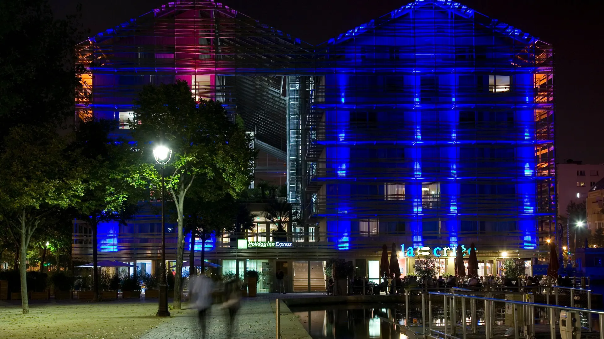 מלון Holiday Inn Express Paris-Canal De La Villette By Ihg