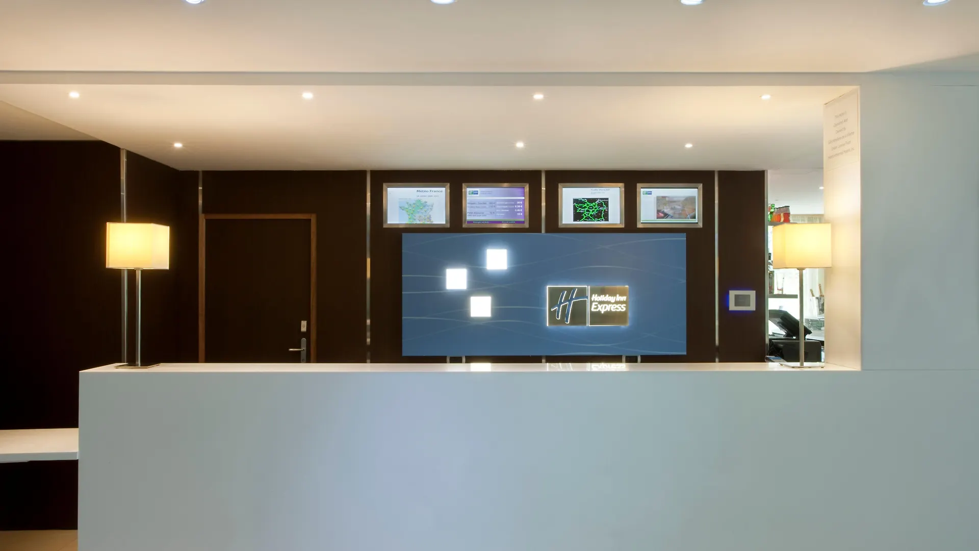 Holiday Inn Express Paris-Canal De La Villette By Ihg פריז