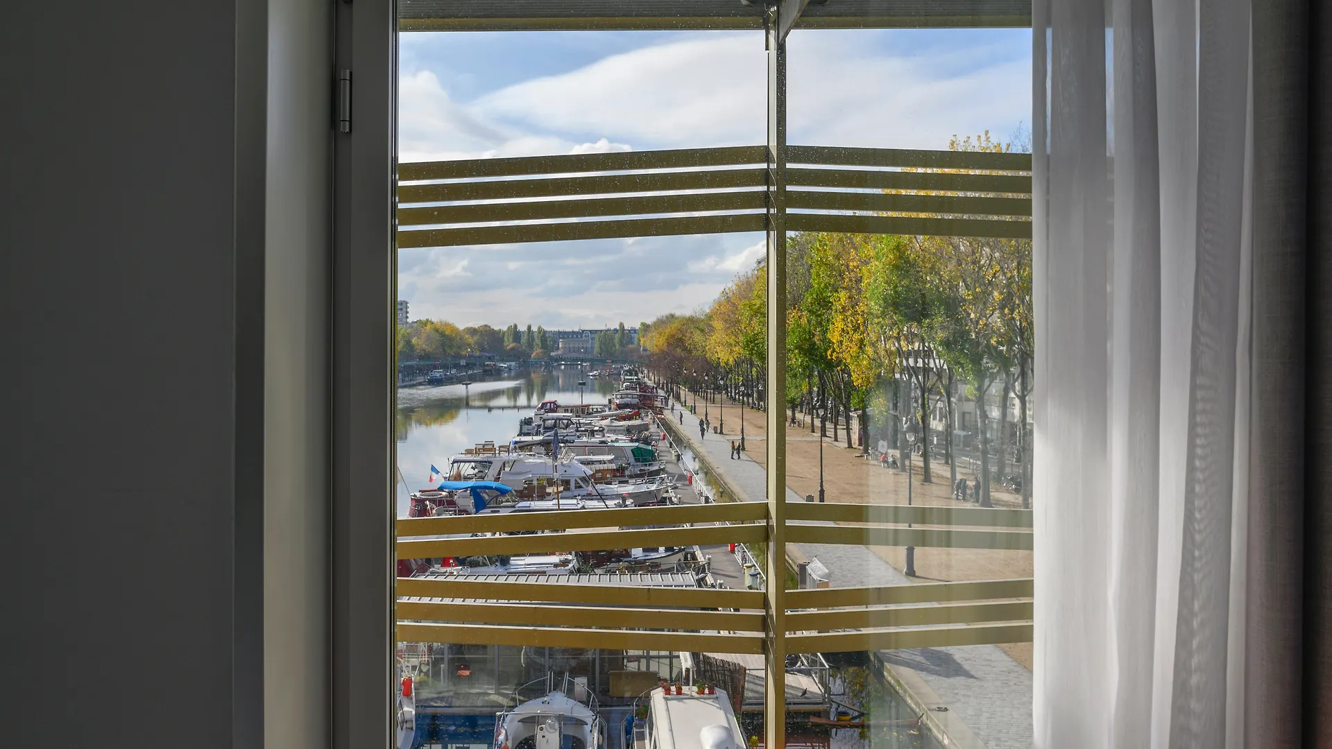 מלון Holiday Inn Express Paris-Canal De La Villette By Ihg