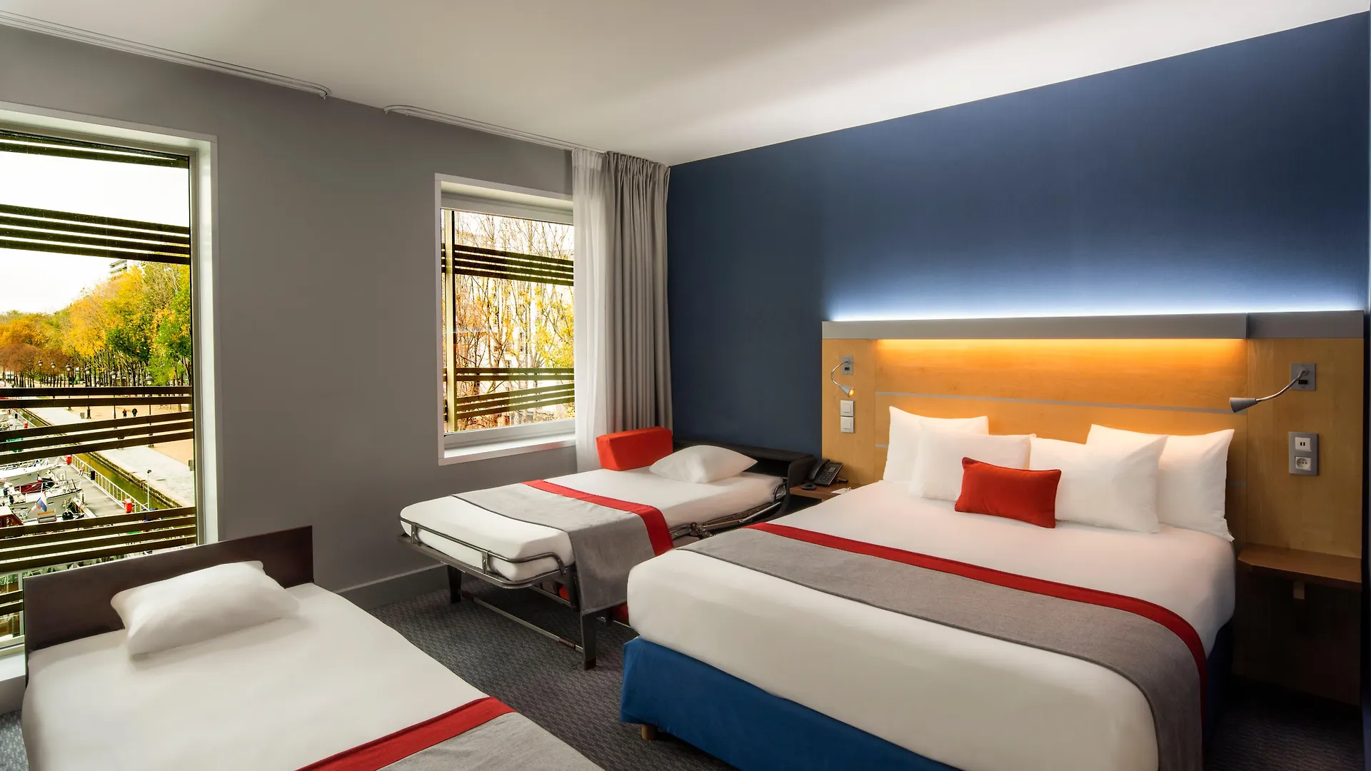 Holiday Inn Express Paris-Canal De La Villette By Ihg מלון פריז