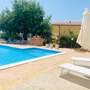 https://residence-santelena-pizzilli-melograno.sicilyhotelsitaly.net