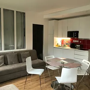 Tour Eiffel Rent Appartamento