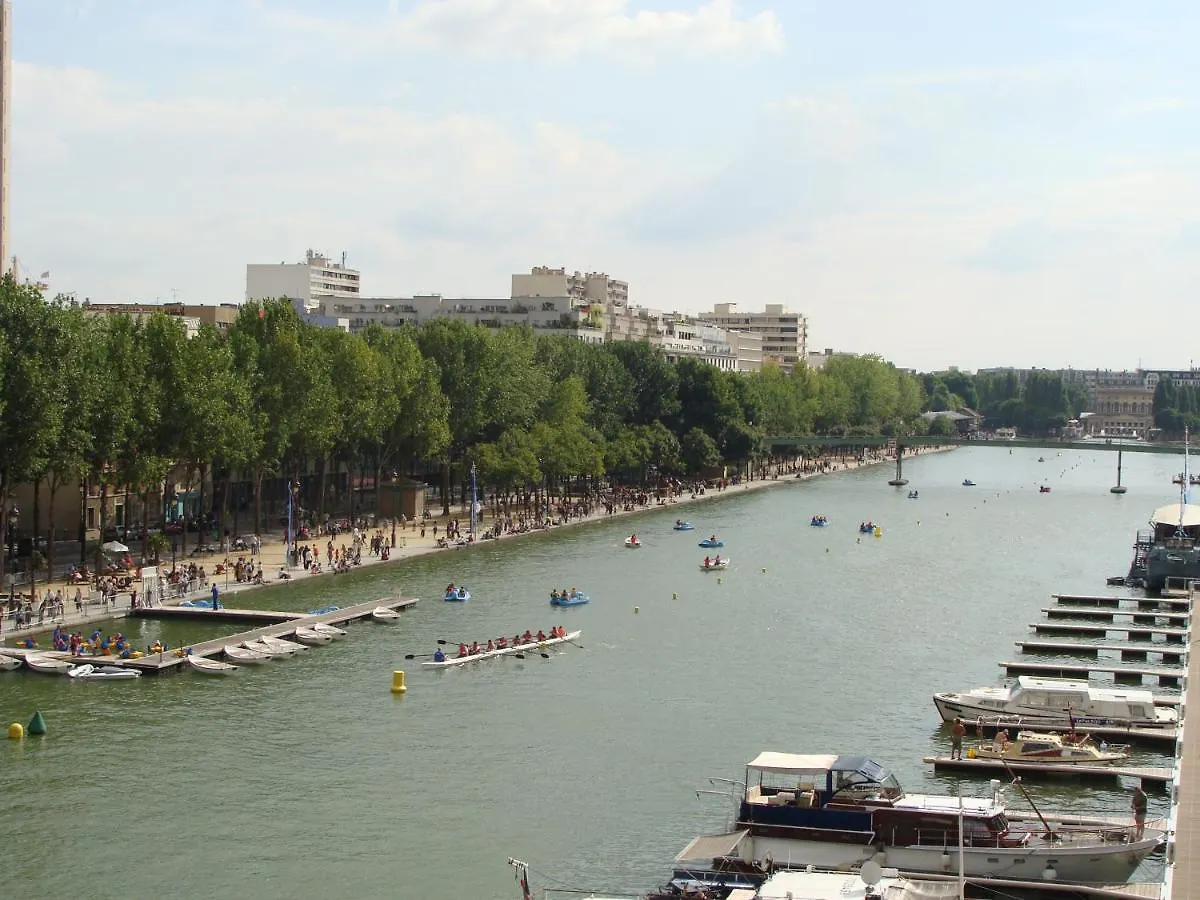 Holiday Inn Express Paris-Canal De La Villette By Ihg 3*, Paris