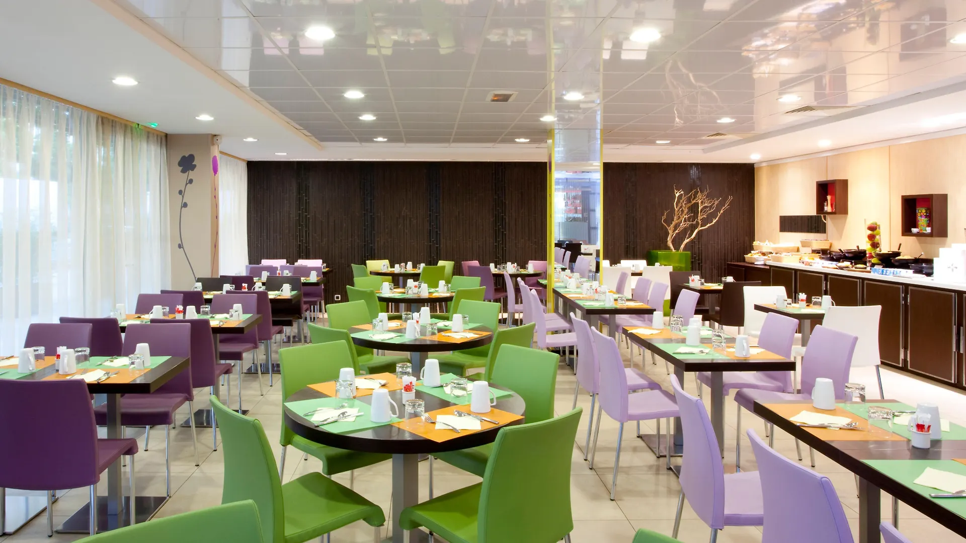 Hotel Holiday Inn Express Paris-Canal De La Villette By Ihg