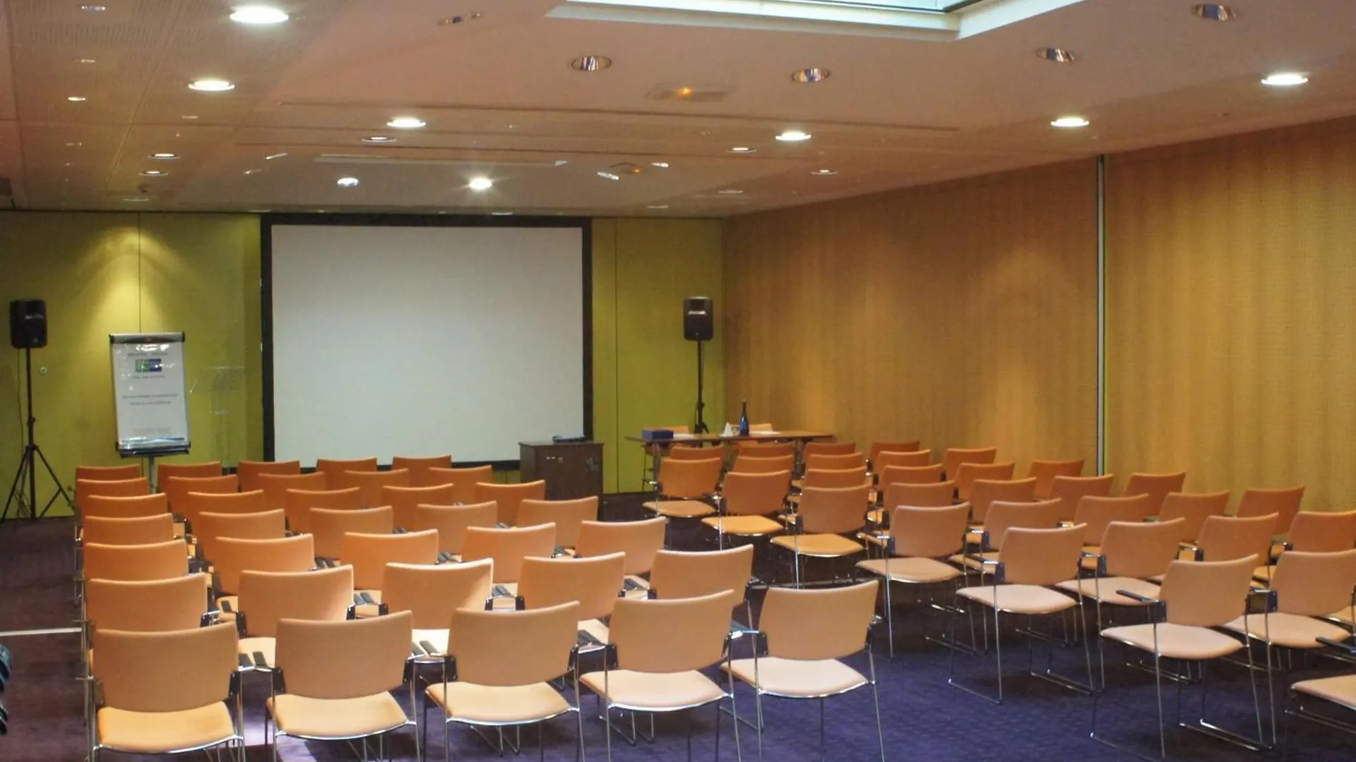 Holiday Inn Express Paris-Canal De La Villette By Ihg Paris