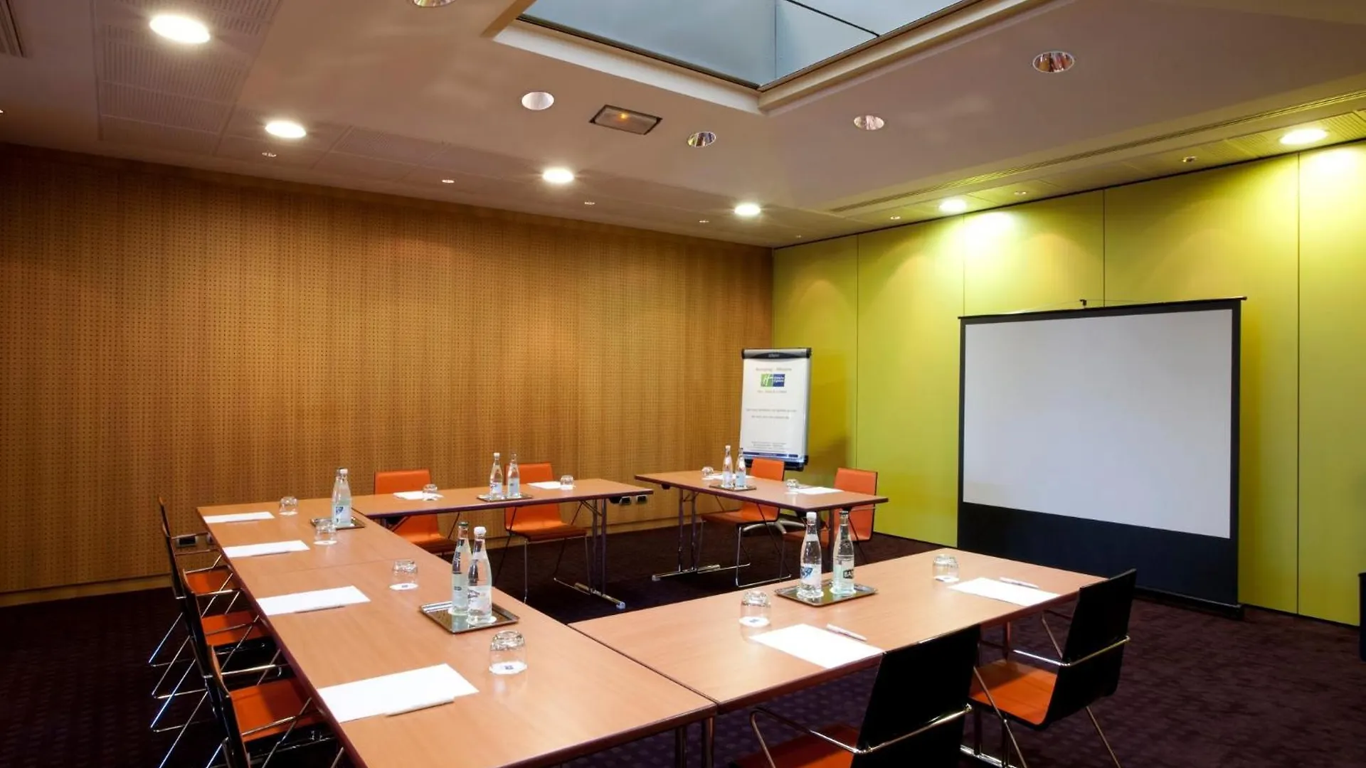 *** Hotel Holiday Inn Express Paris-Canal De La Villette By Ihg France