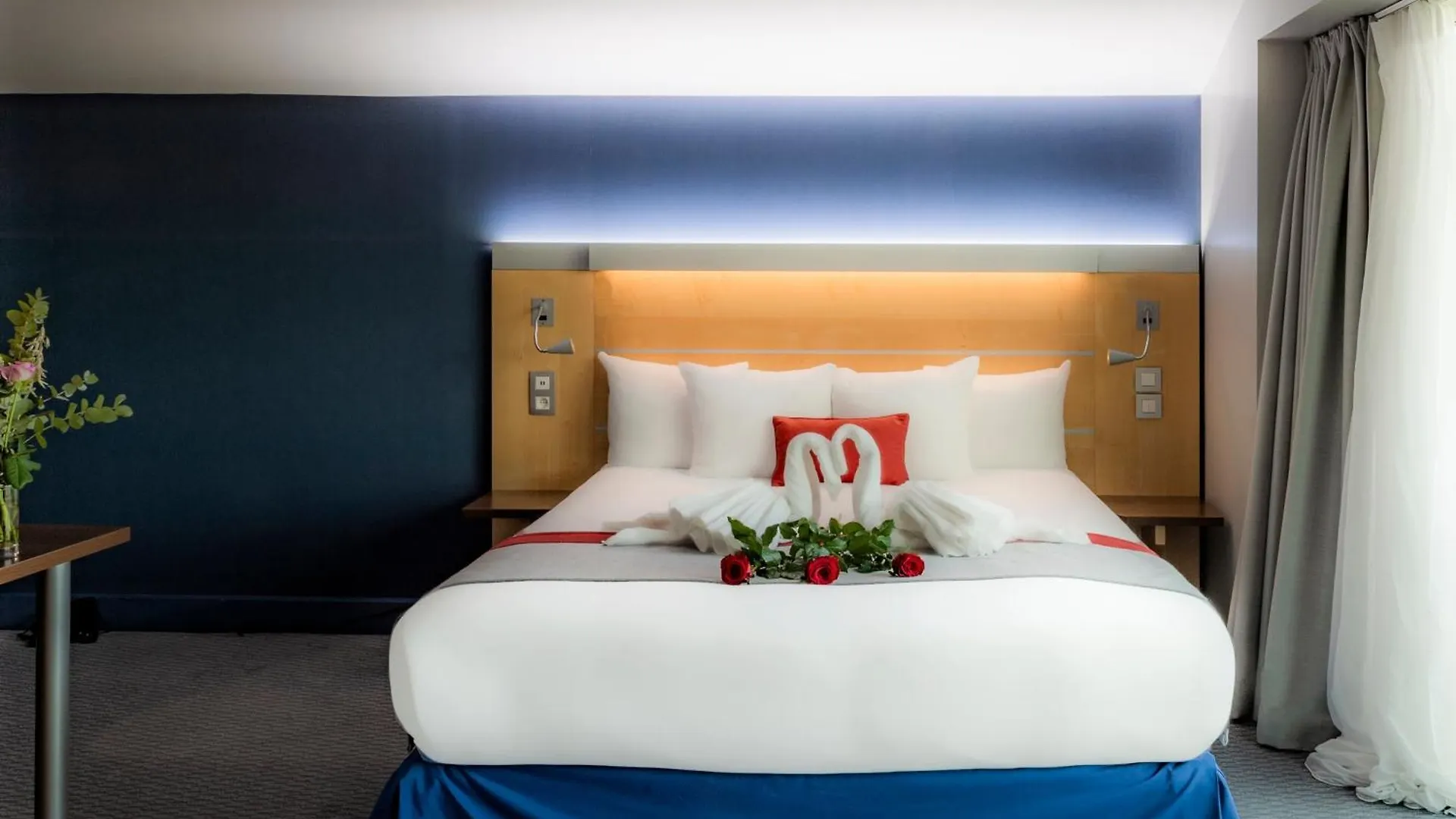 Holiday Inn Express Paris-Canal De La Villette By Ihg Hotel