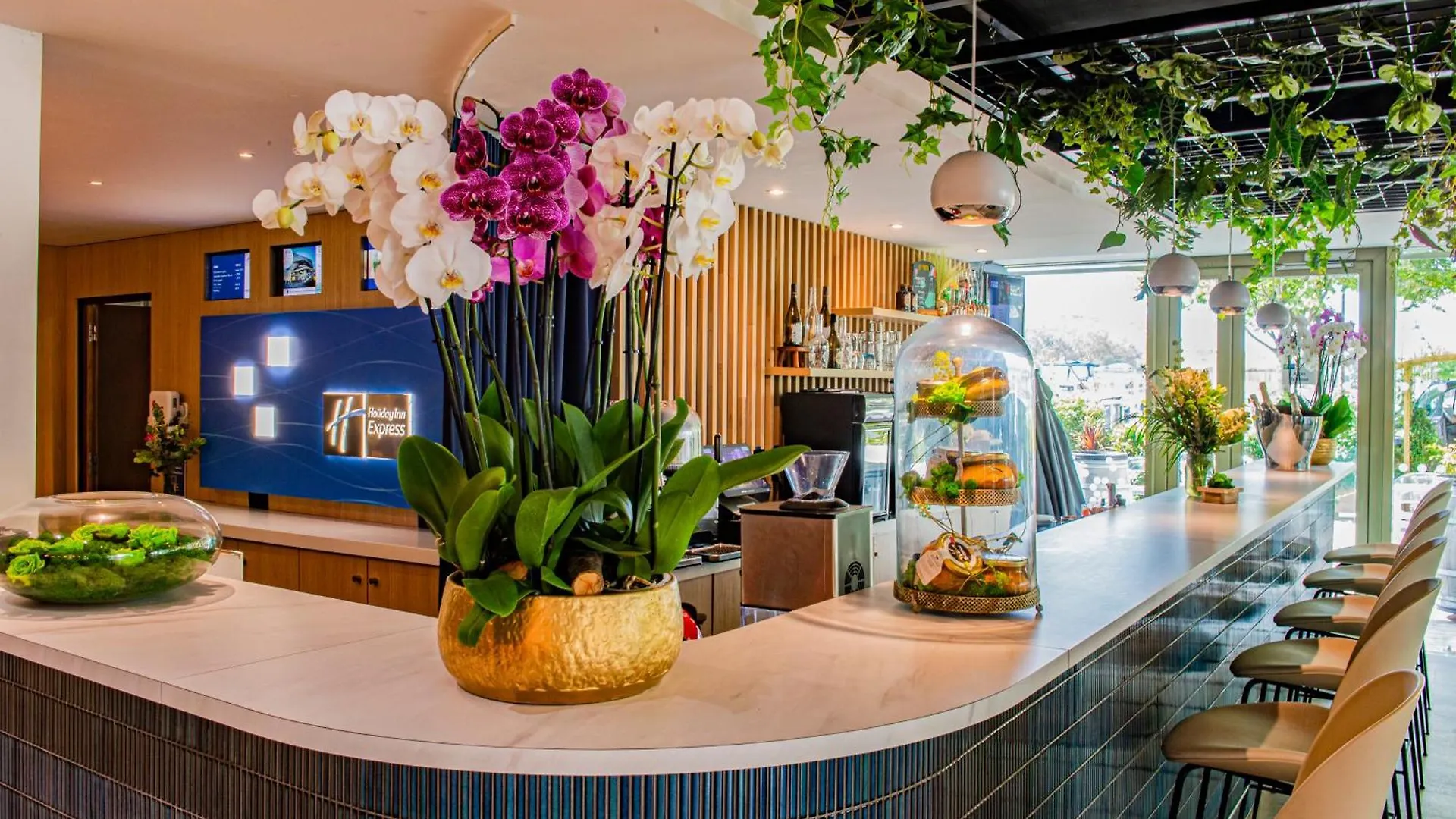Holiday Inn Express Paris-Canal De La Villette By Ihg