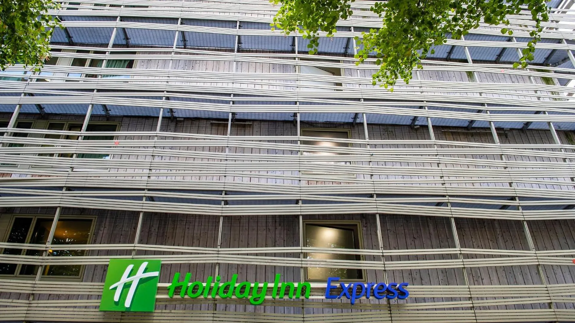*** Ξενοδοχείο Holiday Inn Express Paris-Canal De La Villette By Ihg Γαλλία