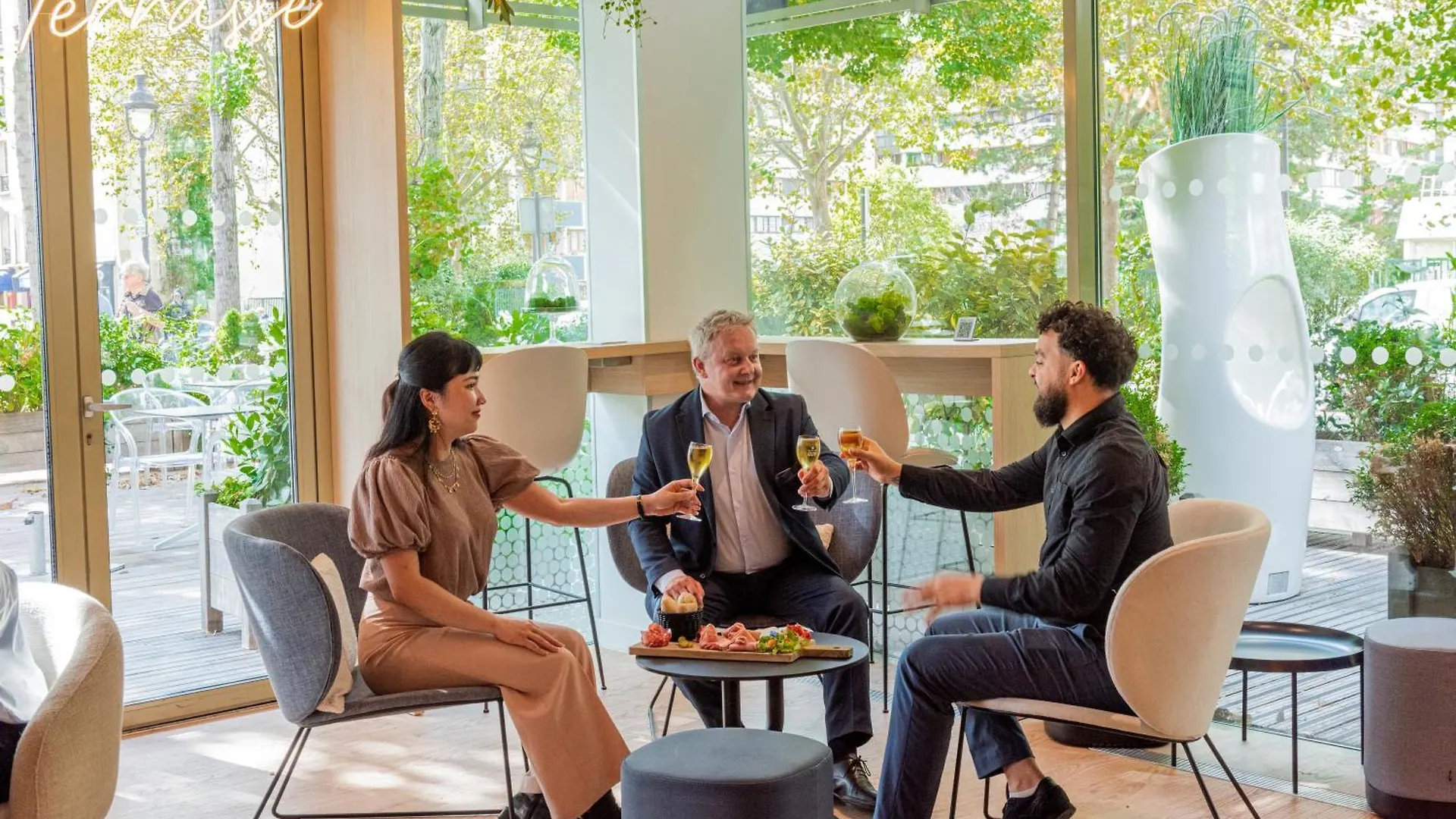 Hotel Holiday Inn Express Paris-Canal De La Villette By Ihg