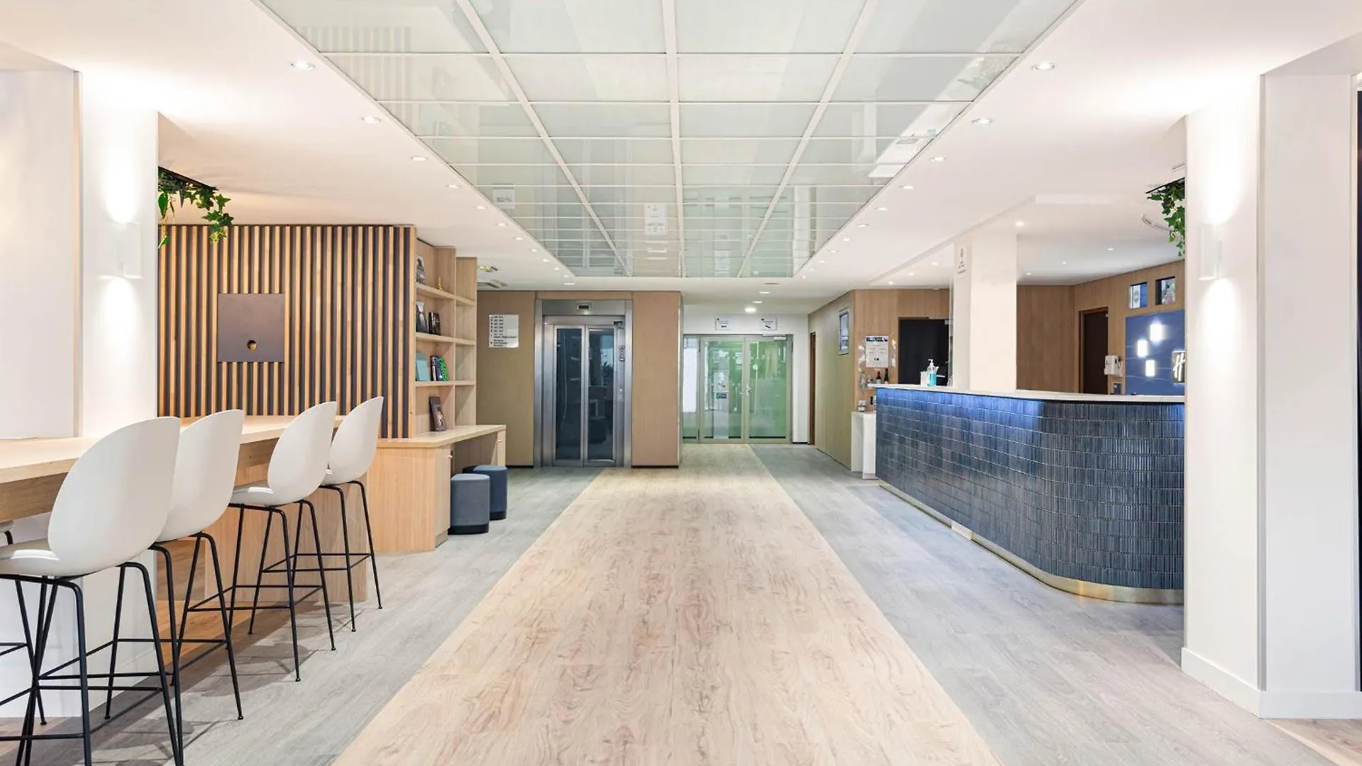 *** Ξενοδοχείο Holiday Inn Express Paris-Canal De La Villette By Ihg Γαλλία